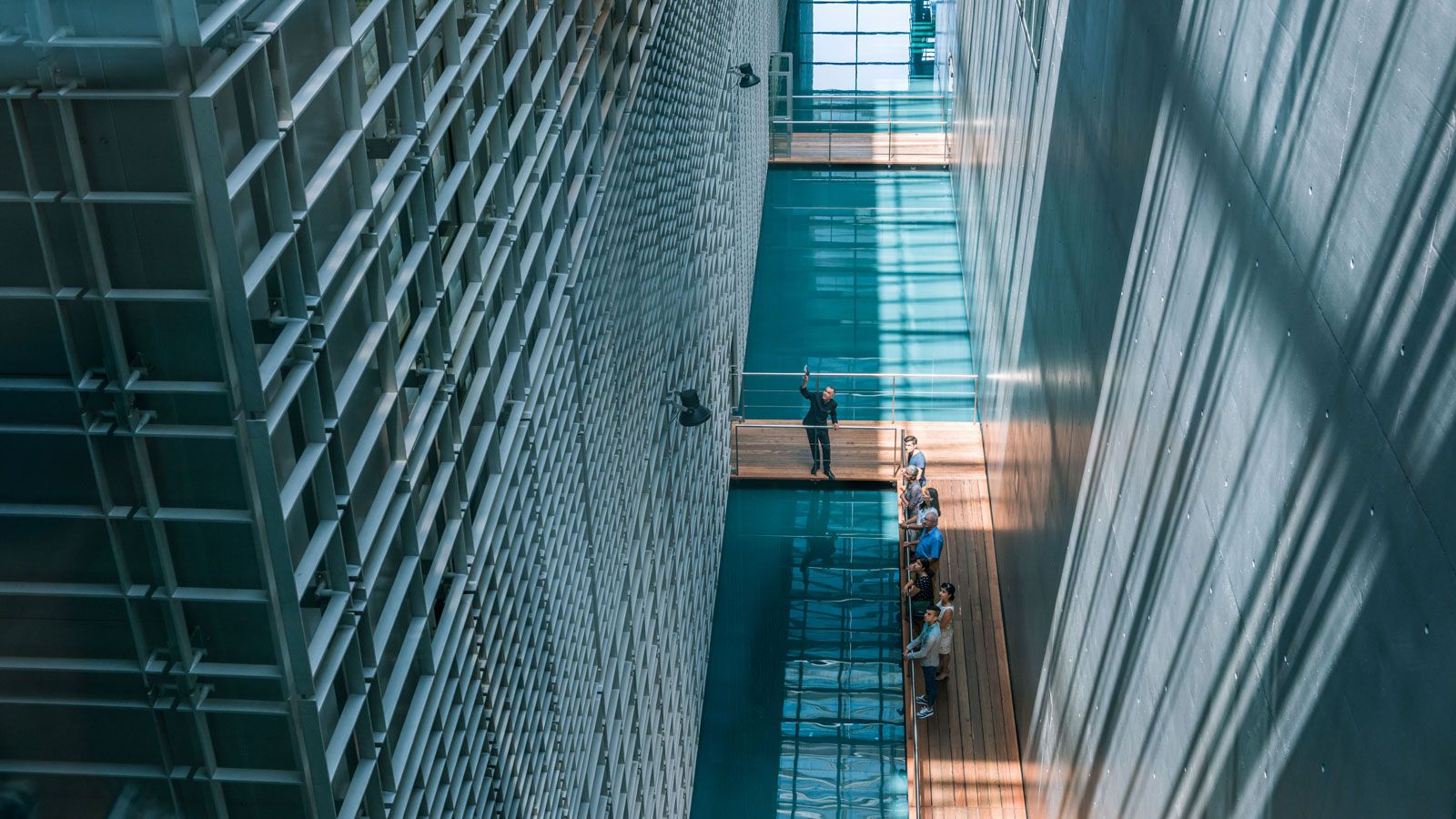 The water in KKL Luzern's interior also plays a key role and was integrated into the building in the form of different canals © Urs Wyss Besichtigung KKL Kunst Kongress Zentrum Luzern - Architekt Jean Nouvel © Urs Wyss.jpg