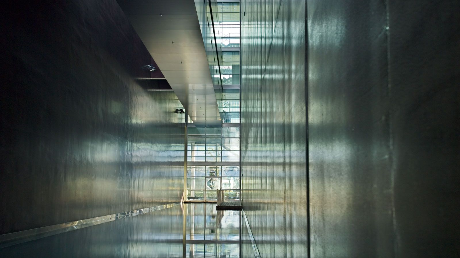 The KKL Luzern has three parts that are connected with one another via the canals © KKL Luzern KKL Kunst Kongress Zentrum Luzern - Architekt Jean Nouvel - CV7K5340 © KKL.jpg