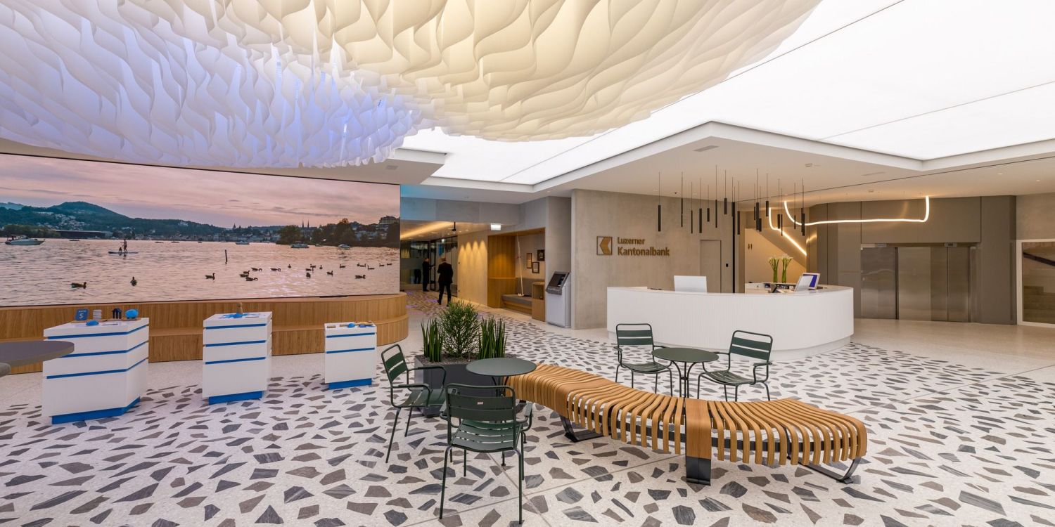 Luzerner Kantonalbank: Lobby Design mit Quartier-Flair